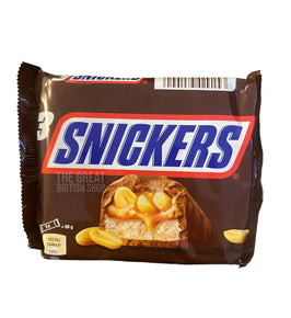 Snickers Chocolate Bars 3 pack: front of the multipack showing bar cross-section and peanuts.